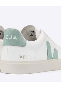 Veja - VEJA - Sneakersy Campo Matcha. Kolor: biały. Materiał: bawełna, guma, zamsz, materiał. Szerokość cholewki: normalna. Wzór: aplikacja #5