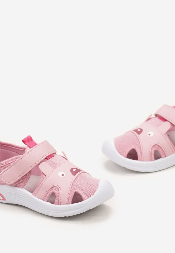 Born2be - Różowe Tenisówki z Rzepem Wycięciami i Skórzaną Wkładką Laritessa. Kolor: różowy. Materiał: skóra. Wzór: aplikacja