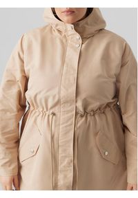 Vero Moda Curve Płaszcz przejściowy 10287156 Brązowy Regular Fit. Kolor: brązowy. Materiał: syntetyk