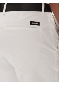 Calvin Klein Szorty materiałowe Modern Twill K10K111788 Biały Slim Fit. Kolor: biały. Materiał: bawełna