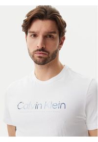 Calvin Klein T-Shirt Satin Bonded Logo K10K114162 Biały Regular Fit. Kolor: biały. Materiał: bawełna #4