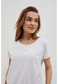 MOODO - T-shirt z wiązaniem w pasie biały. Kolor: biały. Materiał: bawełna
