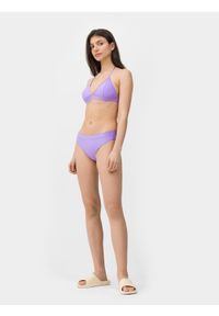 4f - Dół od bikini z materiałów z recyklingu damski. Kolor: fioletowy. Materiał: materiał