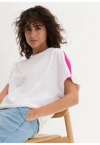 bonprix - T-shirt z neonowymi paskami. Kolor: biały. Wzór: aplikacja #3