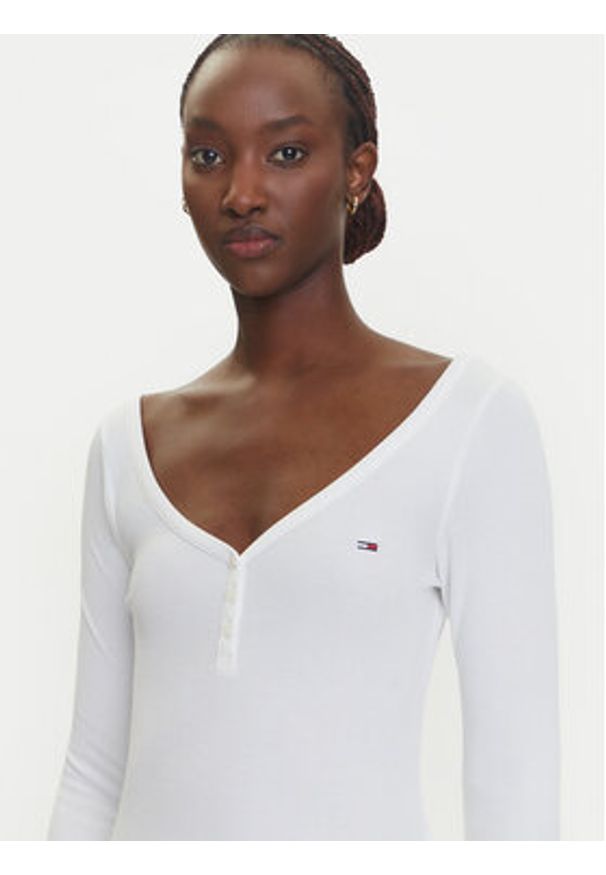 Tommy Jeans Bluzka Henley DW0DW20903 Biały Slim Fit. Typ kołnierza: typu henley. Kolor: biały. Materiał: syntetyk, bawełna