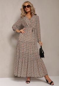 Renee - Beżowo-Granatowa Sukienka Maxi Boho Edei. Typ kołnierza: dekolt w kształcie V. Kolor: beżowy. Materiał: materiał, tkanina. Długość rękawa: długi rękaw. Typ sukienki: kopertowe. Styl: boho. Długość: maxi