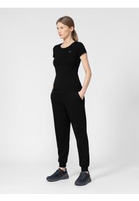 4f - Spodnie dresowe joggery damskie. Kolor: czarny. Materiał: dresówka #1