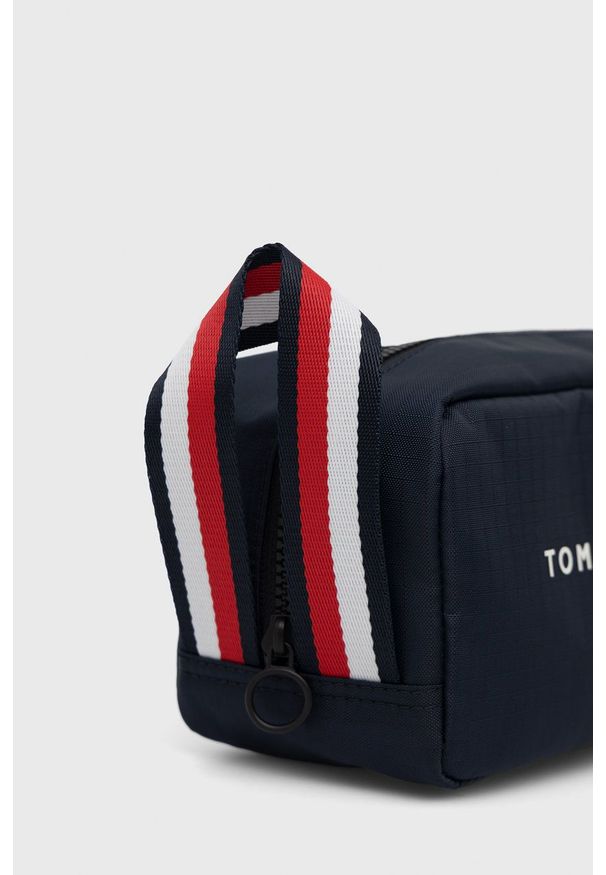 TOMMY HILFIGER - Tommy Hilfiger - Kosmetyczka. Kolor: niebieski. Materiał: poliester