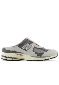 Buty New Balance M2002NA - szare. Okazja: na co dzień. Kolor: szary. Materiał: skóra, syntetyk, guma, materiał. Szerokość cholewki: normalna. Sport: bieganie #1