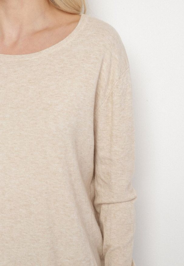 Born2be - Beżowy Sweter z Kaszmirem i Ozdobnymi Kieszeniami Sanarea. Okazja: na co dzień, na spacer. Kolor: beżowy. Materiał: kaszmir. Długość rękawa: długi rękaw. Długość: długie. Styl: klasyczny, elegancki, casual