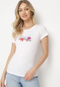 Born2be - Biało-Różowy T-shirt z Bawełny z Ozdobnym Nadrukiem Zaromeira. Okazja: na co dzień. Kolor: biały. Materiał: bawełna. Wzór: nadruk. Styl: klasyczny, elegancki, casual