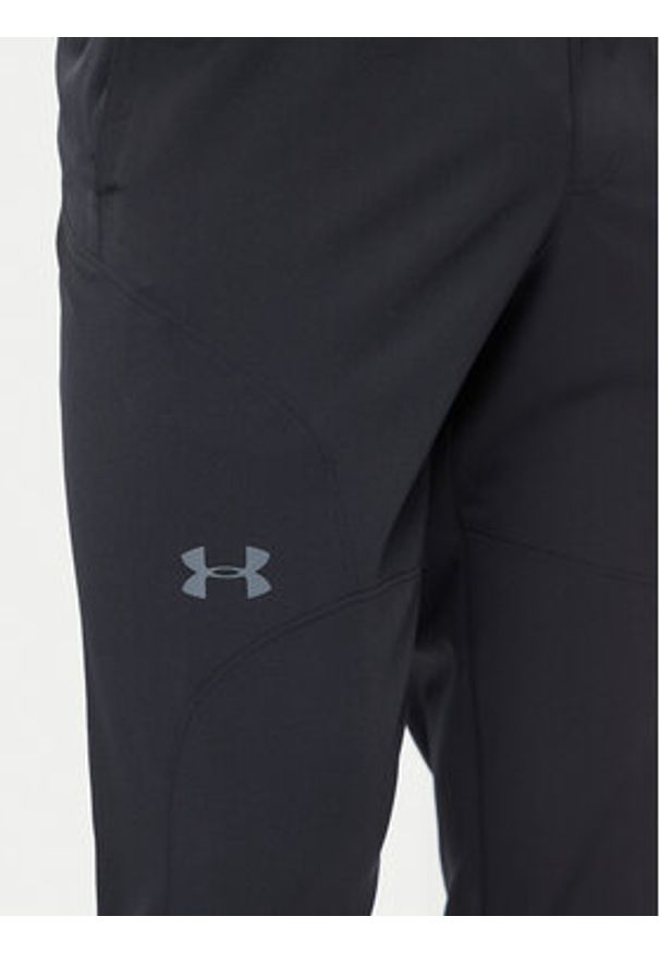 Under Armour Spodnie dresowe Ua Unstoppable Tapered Pants 1352028-001 Czarny Fitted Fit. Kolor: czarny. Materiał: syntetyk