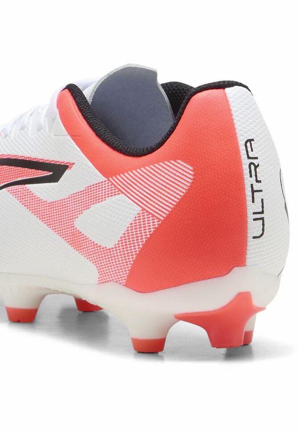 Puma - Buty piłkarskie ULTRA 5 PLAY FG/AG PUMA White Black Glowing Red. Kolor: biały, czarny, czerwony, wielokolorowy. Materiał: syntetyk, materiał. Szerokość cholewki: normalna. Sport: piłka nożna