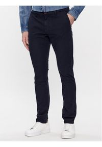 Guess Spodnie materiałowe M4RB29 WFYTA Granatowy Slim Fit. Kolor: niebieski. Materiał: bawełna