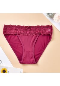 Intica - Figi koronkowe z elastycznego materiału Santoshi. Kolor: czerwony. Materiał: materiał, koronka. Wzór: koronka