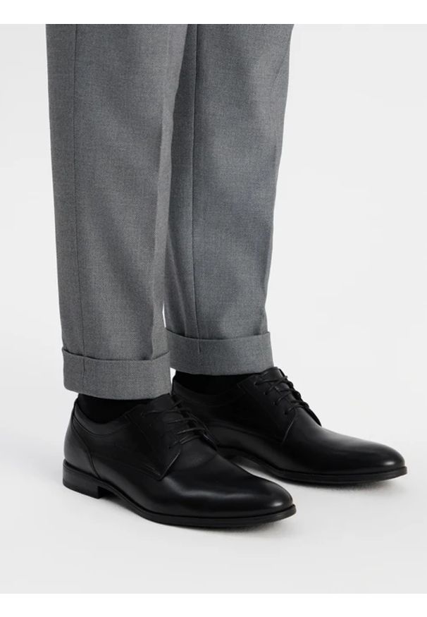 Ryłko - Czarne sznurowane półbuty wizytowe. Kolor: czarny. Materiał: skóra. Styl: wizytowy