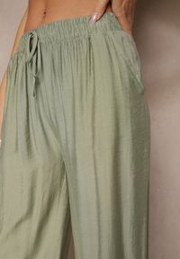 Renee - Jasnozielone Spodnie z Wiskozy High Waist o Szerokim Kroju Divlise. Okazja: na co dzień. Stan: podwyższony. Kolor: zielony. Materiał: wiskoza. Styl: elegancki, casual #4