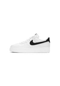 Buty do chodzenia męskie Nike Air Force 1 07. Zapięcie: sznurówki. Kolor: biały. Materiał: materiał, guma, syntetyk. Szerokość cholewki: normalna. Model: Nike Air Force. Sport: turystyka piesza