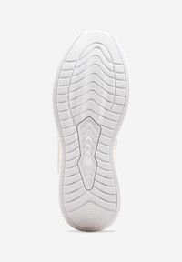 Born2be - Beżowe Buty Sportowe Westtide. Nosek buta: okrągły. Zapięcie: bez zapięcia. Kolor: beżowy. Materiał: materiał. Szerokość cholewki: normalna. Wzór: aplikacja #6