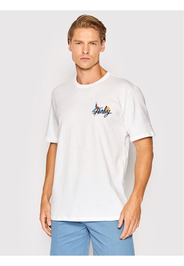 Hurley T-Shirt Wash Parrot Bay MTS0029710 Biały Regular Fit. Kolor: biały. Materiał: bawełna