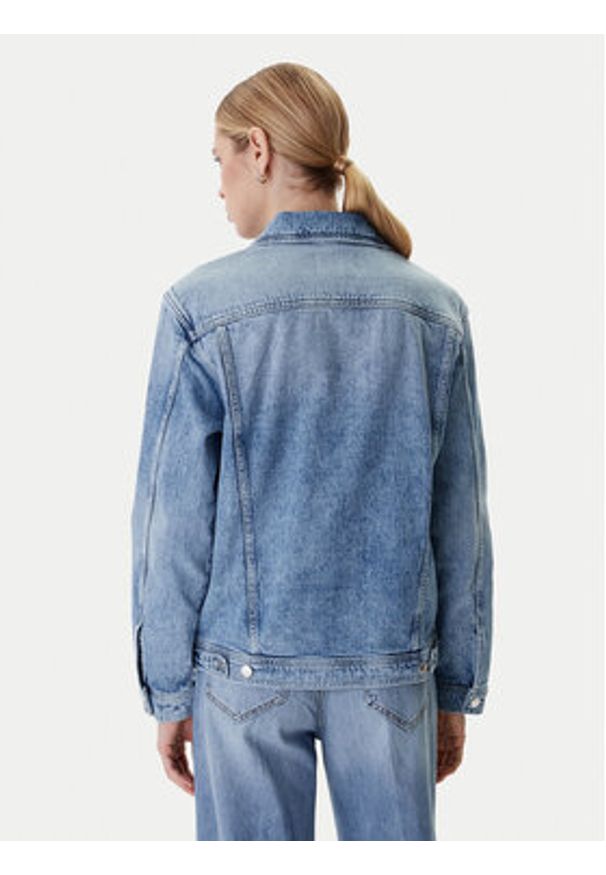Guess Kurtka jeansowa W6RN73 D6833 Niebieski Regular Fit. Kolor: niebieski. Materiał: bawełna