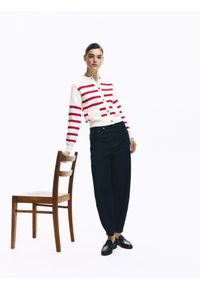 Reserved - Bawełniany kardigan w paski - czerwony. Kolor: czerwony. Materiał: bawełna. Wzór: paski #1