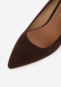 Born2be - Ciemnobrązowe Klasyczne Czółenka na Obcasie Vices ze Skórzaną Wkładką Maithria. Okazja: na spotkanie biznesowe, do pracy. Kolor: brązowy. Materiał: skóra. Obcas: na obcasie. Styl: klasyczny. Wysokość obcasa: średni #8