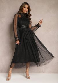 Renee - Czarna Siateczkowa Sukienka Maxi o Rozkloszowanym Kroju z Ozdobną Koronką Narile. Kolor: czarny. Materiał: koronka. Wzór: koronka. Styl: elegancki. Długość: maxi #1