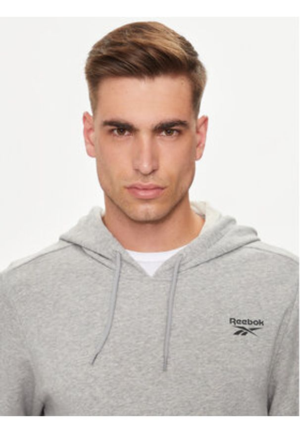 Reebok Bluza Left Chest 100067634 Szary Regular Fit. Kolor: szary. Materiał: bawełna