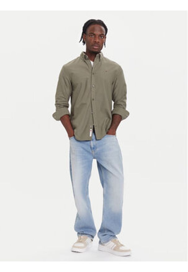 Tommy Jeans Koszula DM0DM21298 Zielony Regular Fit. Kolor: zielony. Materiał: bawełna