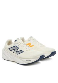 New Balance Buty do biegania More v5 MMORCF5 Beżowy. Kolor: beżowy. Materiał: materiał #4