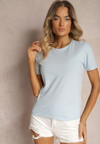 Renee - Jasnoniebieski T-shirt Koszulka z Krótkim Rękawem i Okrągłym Dekoltem Tiarella. Kolor: niebieski. Materiał: jeans. Długość rękawa: krótki rękaw. Długość: krótkie. Wzór: aplikacja. Styl: klasyczny, elegancki