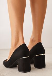 Renee - Czarne Czółenka na Słupku z Metalicznym Zdobieniem Hydrani. Kolor: czarny. Wzór: aplikacja. Obcas: na słupku. Styl: wizytowy, elegancki #4