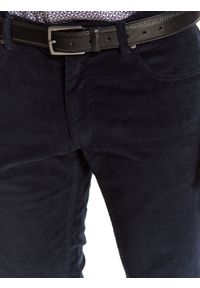 TOP SECRET - Spodnie sztruksowe o klasycznym kroju regular. Kolor: niebieski. Materiał: sztruks. Długość: długie. Sezon: zima. Styl: klasyczny #6