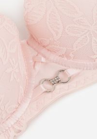 Renee - Różowy Biustonosz Push Up Ozdobiony Koronką z Odpinanymi Ramiączkami z Regulacją Bilania. Kolor: różowy. Materiał: koronka. Rodzaj stanika: push-up, odpinane ramiączka. Wzór: aplikacja, koronka #2