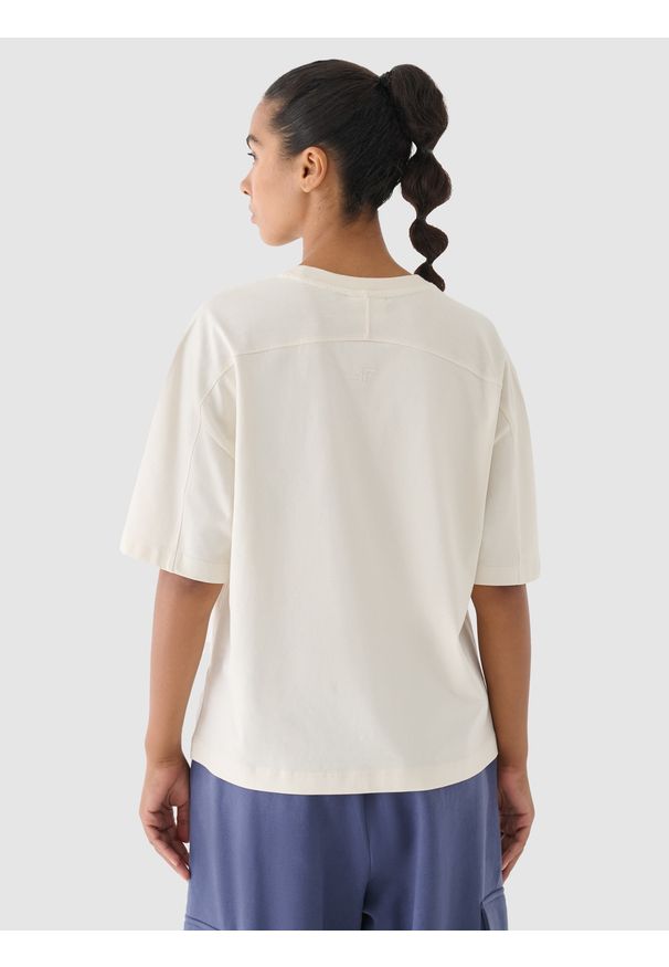 4f - 4F T-shirt oversize damski 4F x Anna Lewandowska - biały M. Okazja: na co dzień. Kolor: biały. Materiał: skóra, jersey, dzianina, materiał, bawełna. Długość rękawa: krótki rękaw. Długość: krótkie. Wzór: gładki, ze splotem. Styl: casual, klasyczny, sportowy