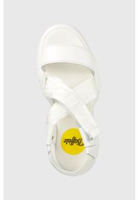 Buffalo sandały Classic Snd damskie kolor biały na platformie 1533301. Zapięcie: rzepy. Kolor: biały. Materiał: skóra, guma. Obcas: na platformie #2