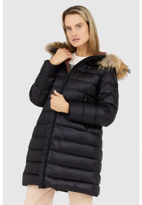 Blauer USA - BLAUER Czarna kurtka puchowa damska z odpinanym futrem jenota, Rozmiar S. Kolor: czarny. Materiał: futro, puch