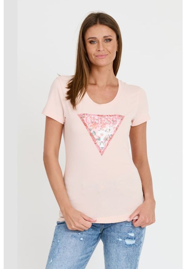Guess - GUESS Różowy damski t-shirt Satin Triangle Tee, Rozmiar S. Kolor: różowy