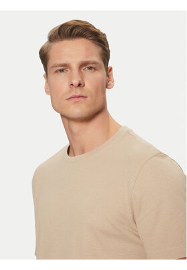 BOSS T-Shirt Tiburt 240 50452680 Beżowy Regular Fit. Kolor: beżowy. Materiał: bawełna