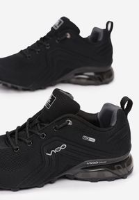 Born2be - Czarne Buty Sportowe Vhesiesh. Wysokość cholewki: przed kostkę. Nosek buta: okrągły. Kolor: czarny. Materiał: materiał. Szerokość cholewki: normalna. Wzór: aplikacja