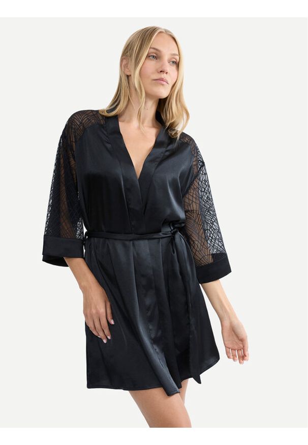 Triumph Szlafrok A Weekend To Remember 10227185 Czarny. Kolor: czarny. Materiał: syntetyk