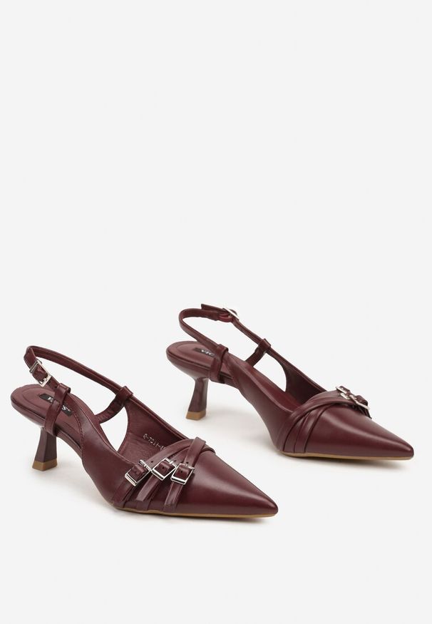 Renee - Bordowe Czółenka z Noskiem w Szpic na Obcasie Kaczuszce z Dekoracyjnymi Klamrami Sinitte. Okazja: na co dzień. Nosek buta: szpiczasty. Zapięcie: klamry. Kolor: czerwony. Materiał: jeans. Obcas: na obcasie. Styl: casual, wizytowy. Wysokość obcasa: średni