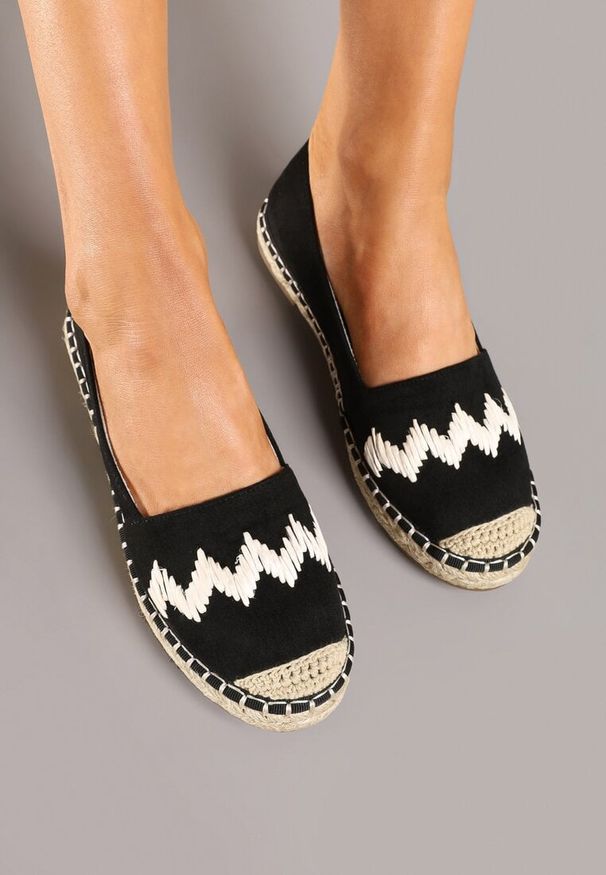 Born2be - Czarne Espadryle z Plecionką i Motywem Zygzaków Sdivaria. Kolor: czarny. Materiał: len