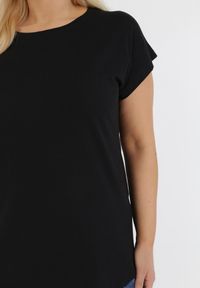 Born2be - Czarny T-shirt Astrissis. Kolekcja: plus size. Kolor: czarny. Materiał: elastan, bawełna. Wzór: aplikacja #2