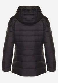Born2be - Czarna Pikowana Kurtka z Kapturem i Ozdobnymi Sznurkami Zailora. Okazja: na co dzień. Typ kołnierza: kaptur. Kolor: czarny. Materiał: jeans. Styl: elegancki, casual #5