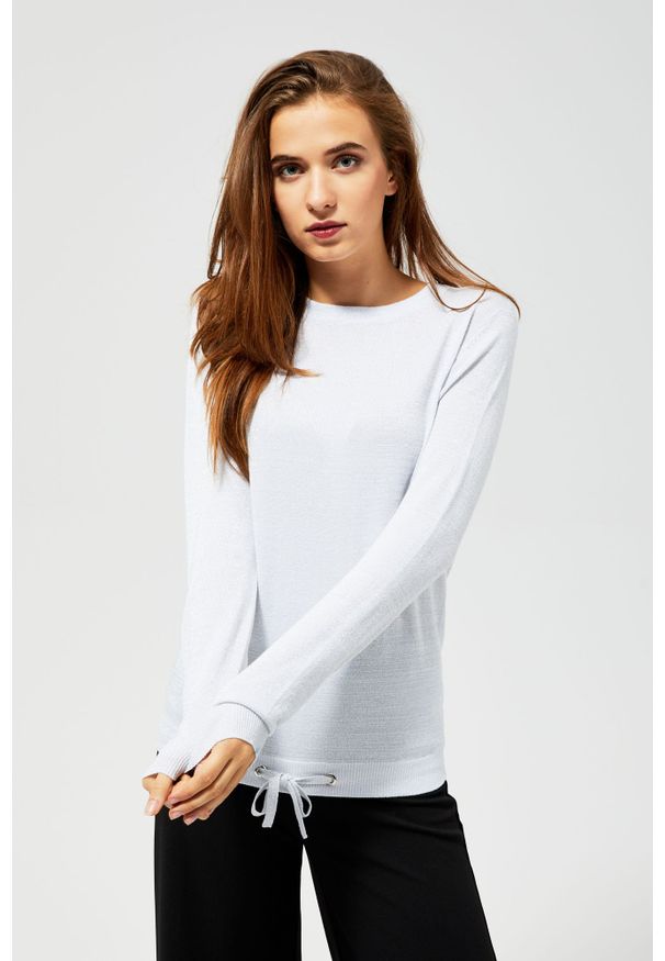 MOODO - Sweter z metaliczną nitką i ściągaczem. Materiał: wiskoza. Długość rękawa: długi rękaw. Długość: długie. Wzór: gładki. Styl: klasyczny