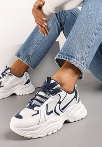 Renee - Biało-Niebieskie Sneakersy z Przeszyciami i Wstawkami z Metalicznej Ekoskóry Tineal. Kolor: biały #1