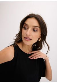 bonprix - Bluzka z wiskozy odkrytymi ramionami. Kolor: czarny. Materiał: wiskoza. Długość rękawa: krótki rękaw. Długość: krótkie #2