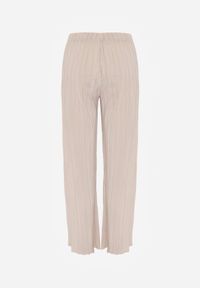 Born2be - Beżowe Szerokie Spodnie z Wysokim Stanem ze Zwiewnej Tkaniny z Plisami Galiris. Okazja: do pracy, na co dzień, na spotkanie biznesowe. Stan: podwyższony. Kolor: beżowy. Materiał: tkanina. Długość: długie. Styl: elegancki, biznesowy, casual #7